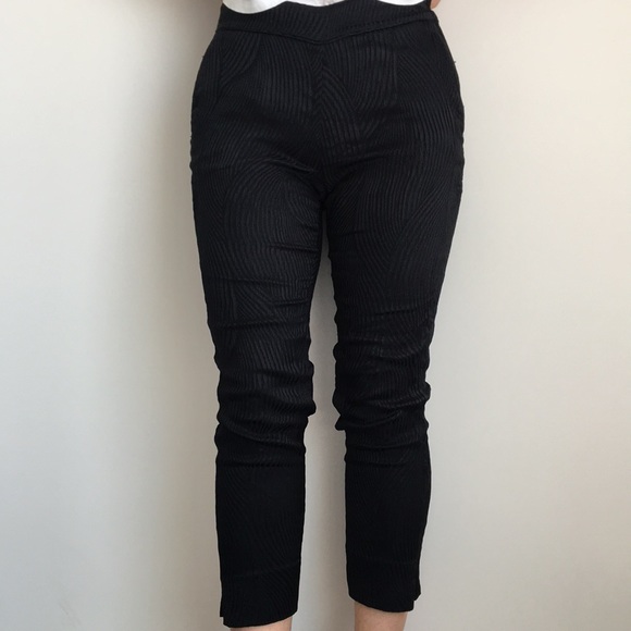 H&M | Textured black cropped dress pants - Picture 2 of 5